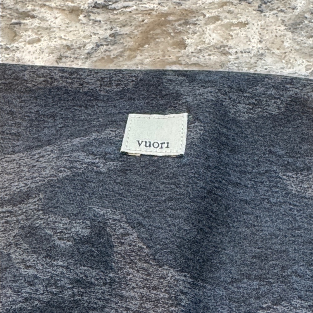 By Vuori Clean Elevation Camo High Rise Leggings Black Gray XS - Picture 4 of 15
